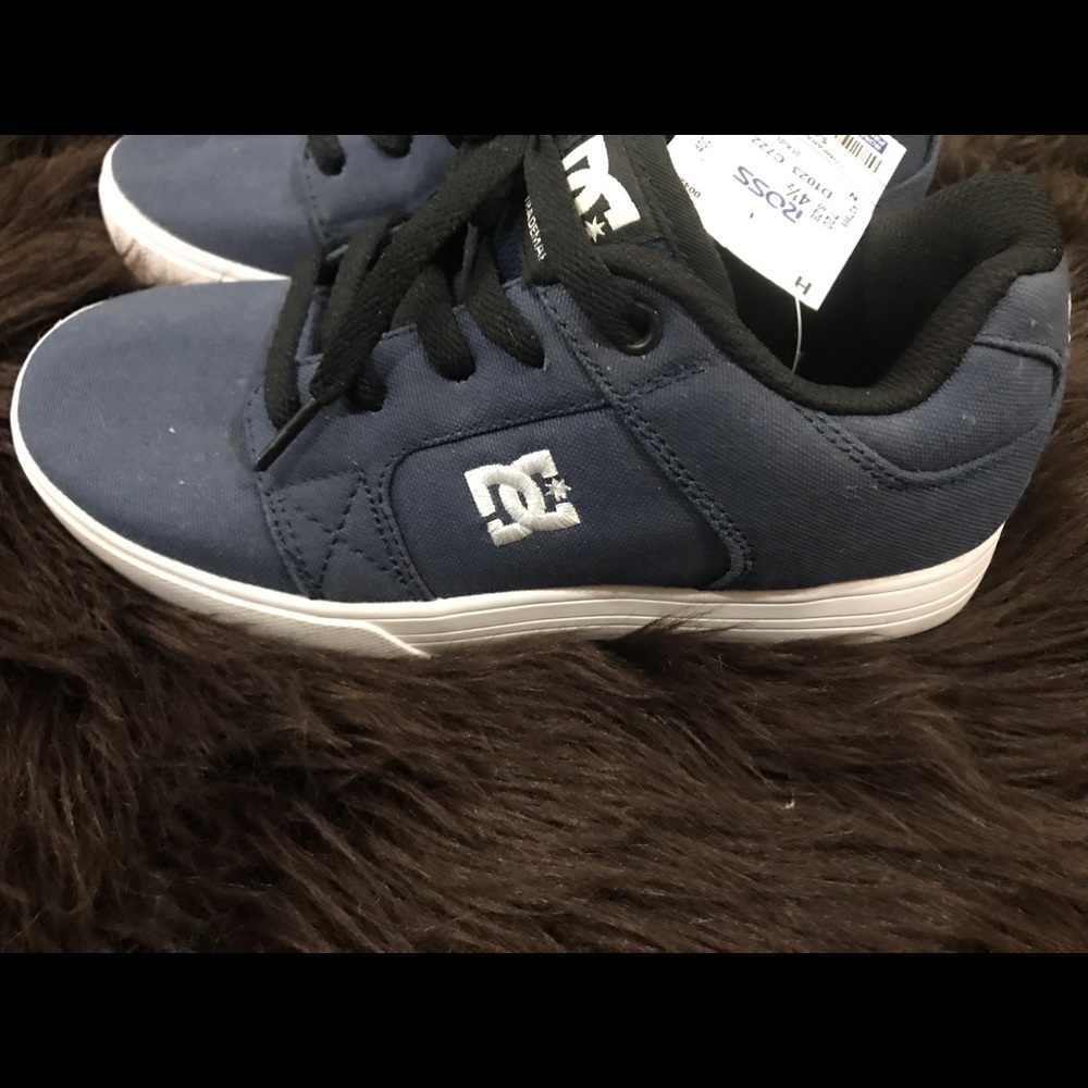 NWT Boys Navy Blue canvas DC shoes